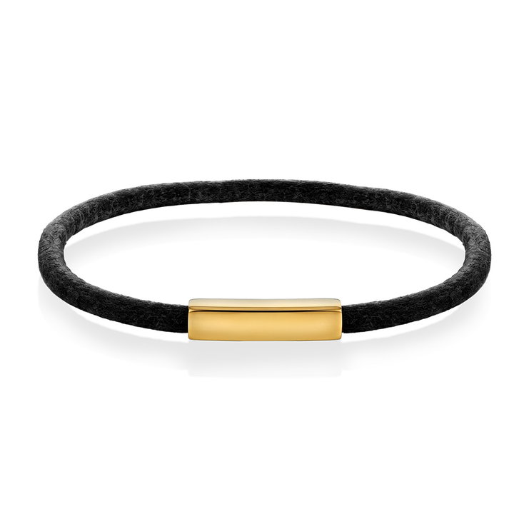 Armbånd i skinn med gullfarget lås til mann