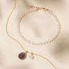 Chocolate Moonstone Elina pendant 14 K gult gull og Esther armbånd med ferskvannsperler