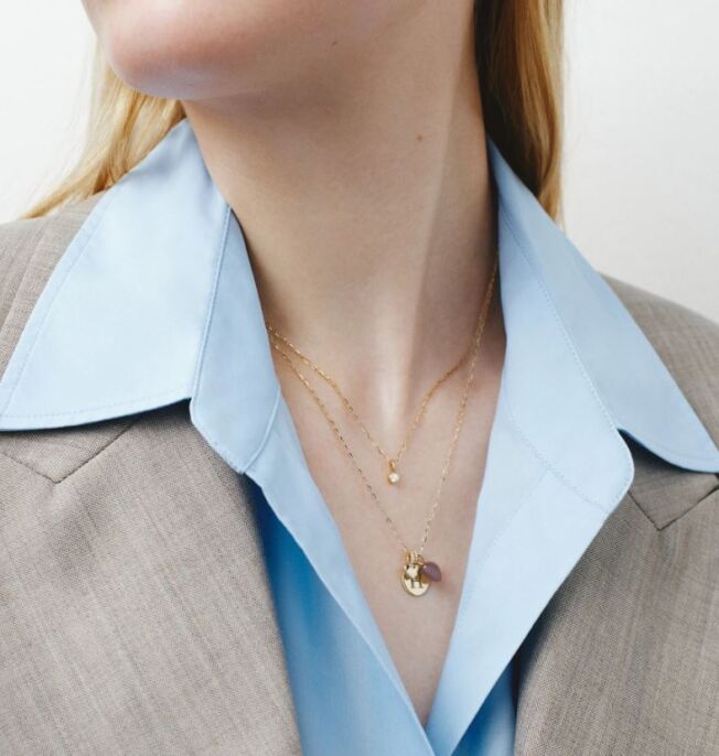 Julie Sandlau Luna Love pendant i gult gull med chocolate moonstone og diamanter