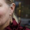 Susanne Friis Bjørner ørepynt Måne med peridot i forgylt sølv